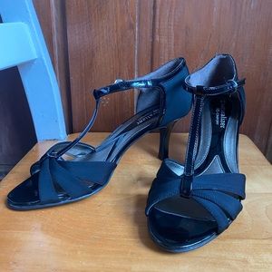 Naturalizer N5 Comfort Black Heels size 6M